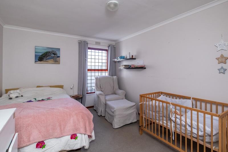 To Let 3 Bedroom Property for Rent in Lakeside Western Cape